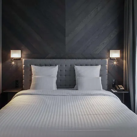 Pullman Old Town 5*