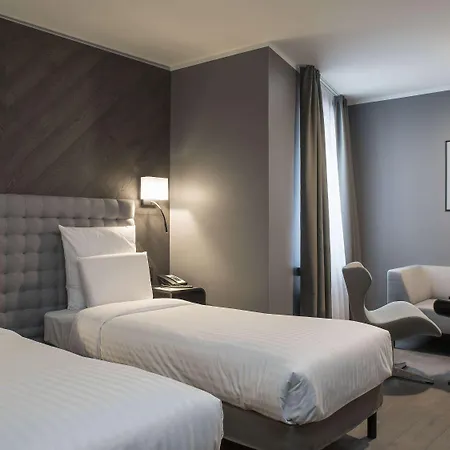 Hotel Pullman Old Town 5*